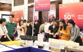 Đà Nẵng: Hơn 300 thương hiệu quốc tế và nội địa sôi động khuyến mại