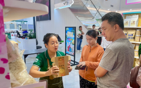 Đặc sản, sản phẩm OCOP khuyến mãi sốc tại TP.HCM, bà nội trợ đang săn mua