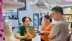 Đặc sản, sản phẩm OCOP khuyến mãi sốc tại TP.HCM, bà nội trợ đang săn mua